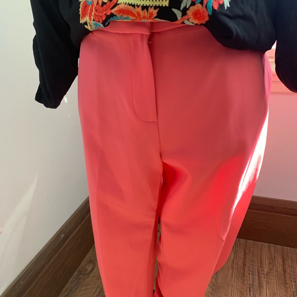 Tahari slacks, light material